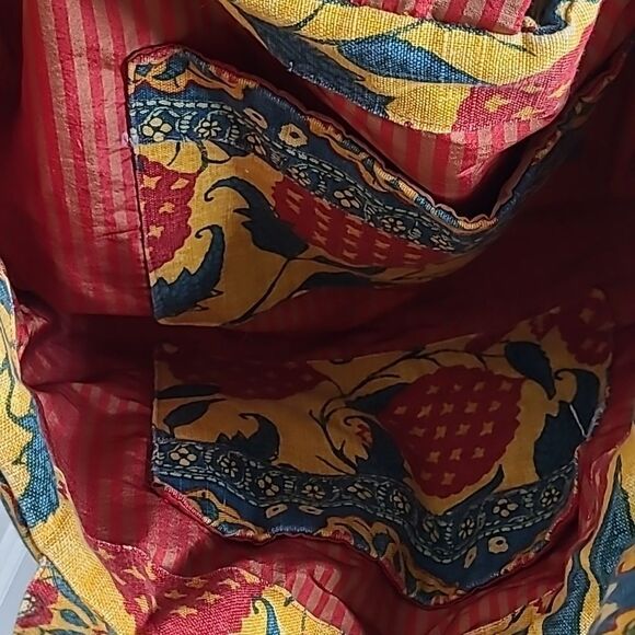 Handcrafted cotton soft canvas shell with polyester lining with light padding - Picture 4 of 10